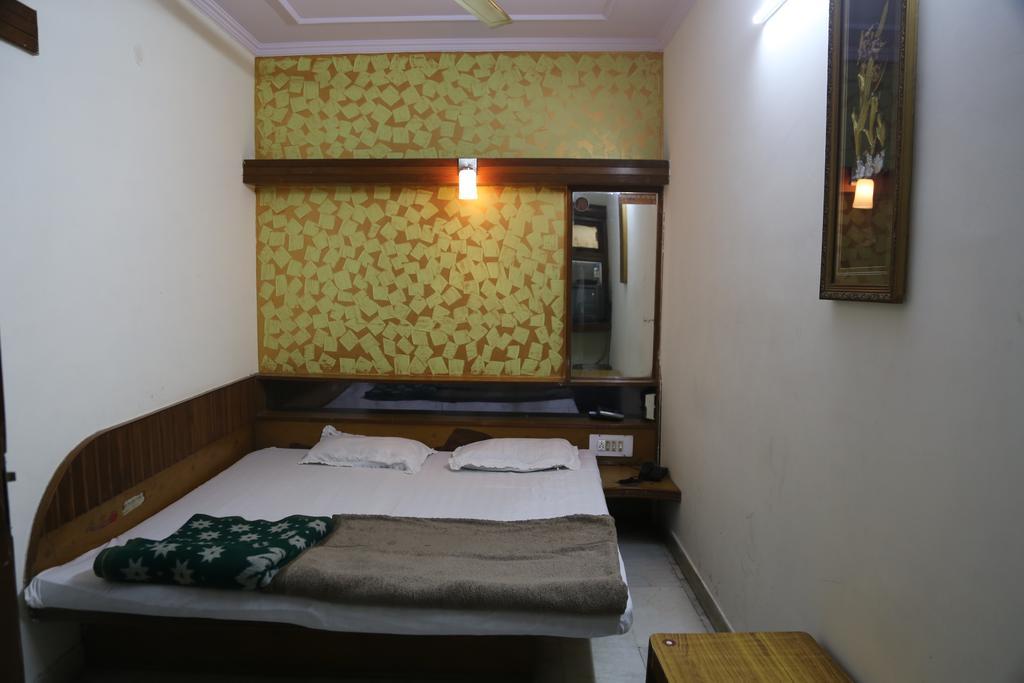 Yes Please Guest House Нью-Дели Экстерьер фото