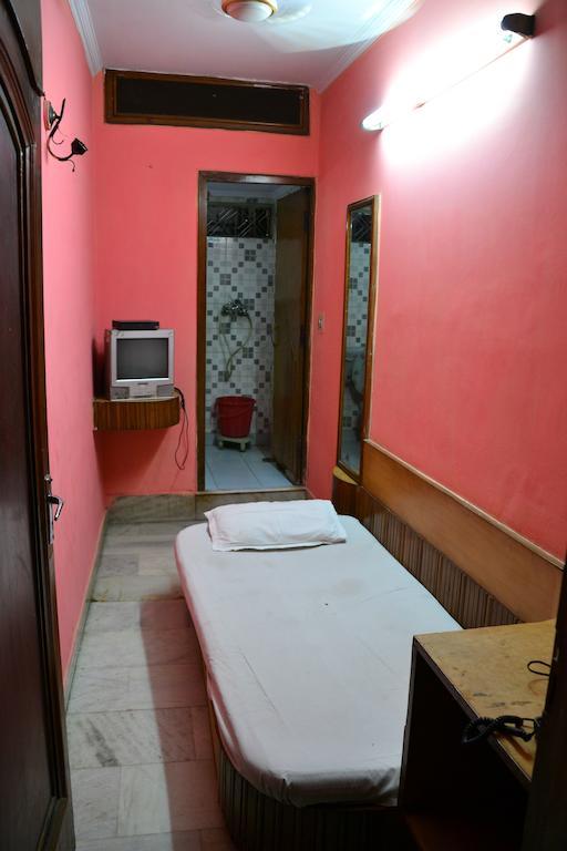 Yes Please Guest House Нью-Дели Номер фото