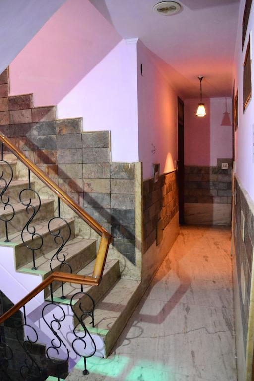 Yes Please Guest House Нью-Дели Экстерьер фото