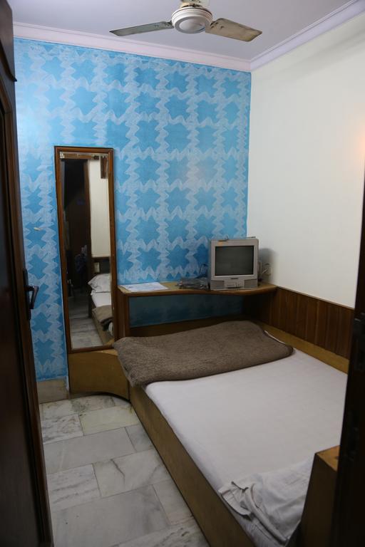 Yes Please Guest House Нью-Дели Экстерьер фото
